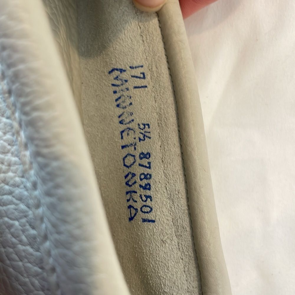 MINNETONKA LEATHER MOCCASINS. NEW. - Picture 5 of 7